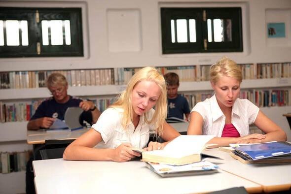 <p>İstanbul Teknik Üniversitesi</p>
<p>Sırası: 601–800</p>
<p>Şehir: İstanbul</p>
<p>Öğrenci sayısı: 34,825</p>
<p>Yabancı öğrenci yüzdesi: 4</p>