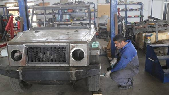 <p>Kısa süre sonra Lamborghini ve arazi tarzı lüks araçların benzerini üretecek hale geldiler.</p>

<p> </p>
