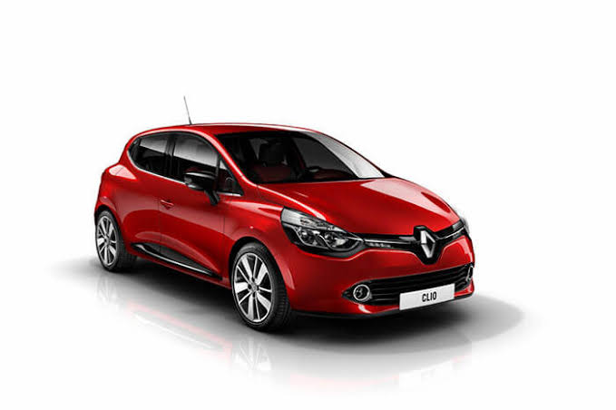 <p>Renault Clio Joy 0.9 TCe 90 bg<br />
<br />
Fiyatı: 92.900 TL</p>