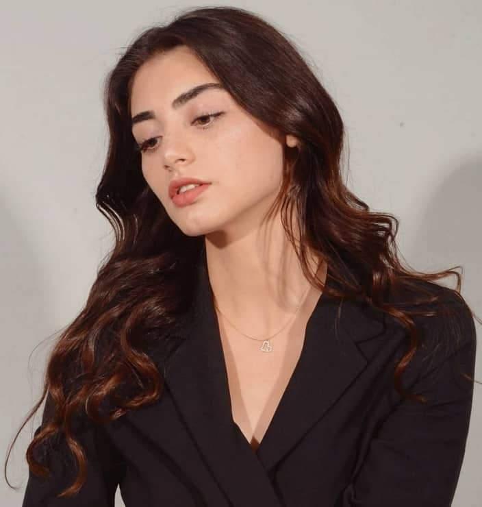 <p>23 yaşında olan ve bu zamana kadar hiçbir dizi ya da filmde rol almayan Törer, seçmeleri kazanarak Bala Htaun rolünü oynama şansını elde etmiştir.</p>