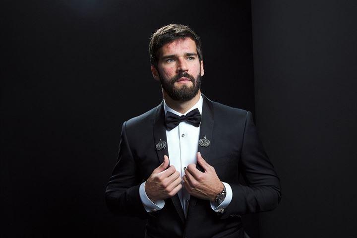 <p><span style="color:#FFD700"><strong>Fifa 2019 yılının en iyi 11'i.</strong></span></p>

<p><span style="color:#FFD700">Kaleci:</span> <strong>Alisson Becker</strong></p>
