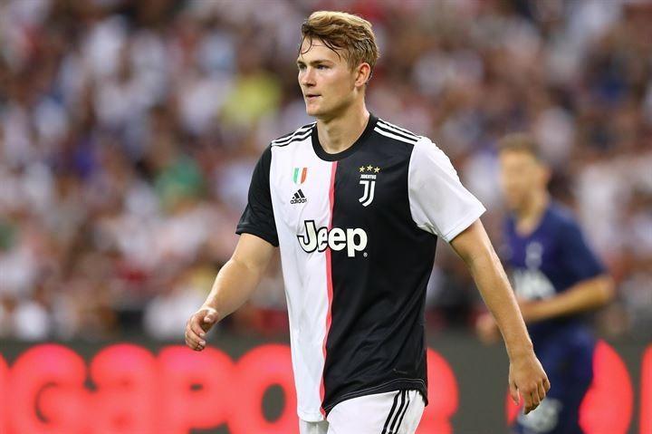 <p><span style="color:#FFD700">Stoper:</span> <strong>De Ligt</strong></p>
