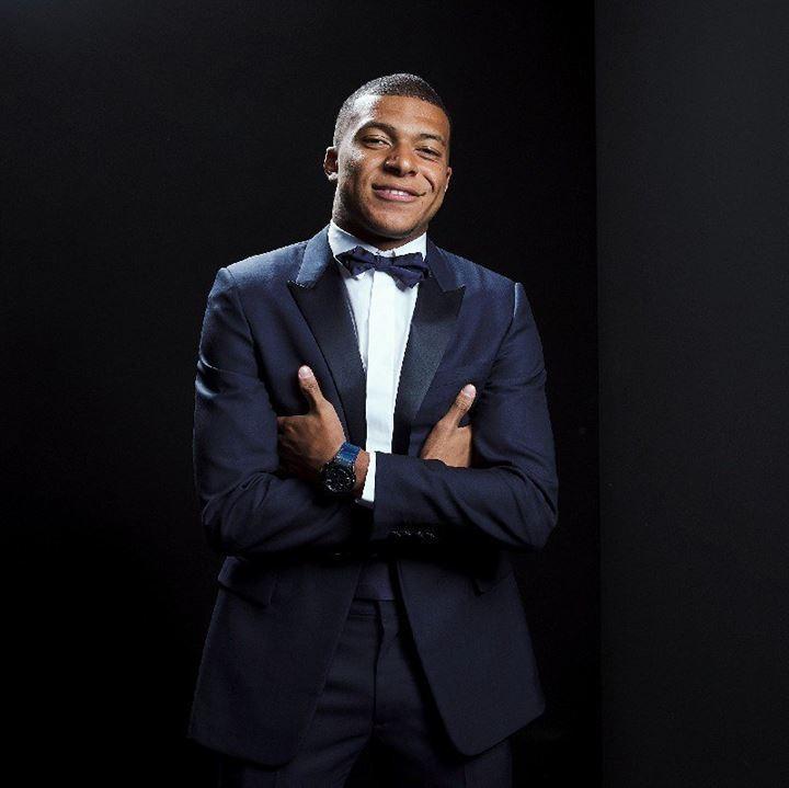 <p><span style="color:#FFD700">Forvet:</span> <strong>Kylian Mbappe</strong></p>
