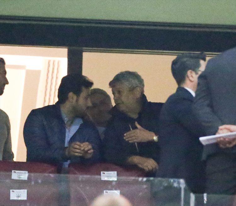 <p>Dev derbiyi Teknik Direktör Mircea Lucescu da takip etti.</p>
