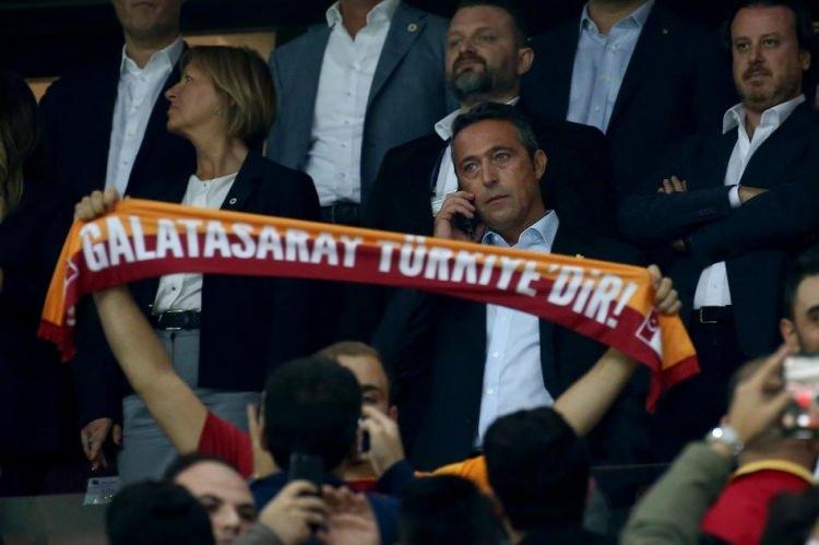 <p>Bu sonuçla Galatasaray puanını 9 yaparken Fenerbahçe 11 puana yükseldi.</p>
