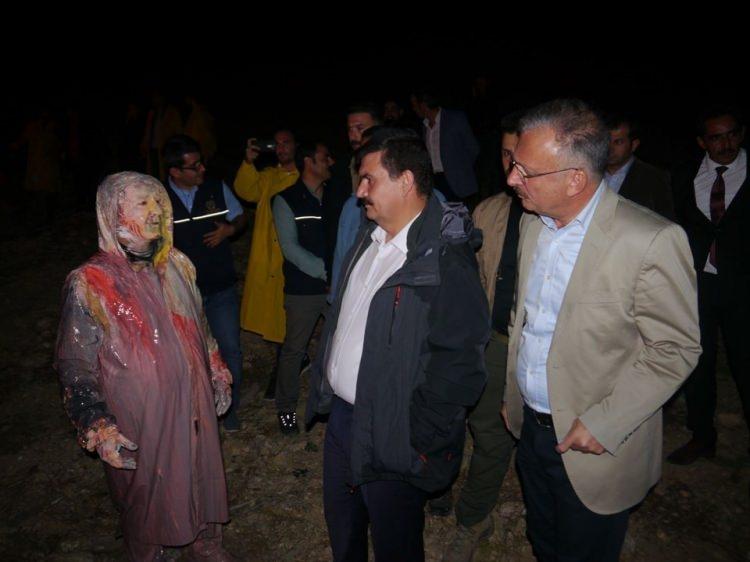 <p>Erzincan Valisi Ali Arslantaş, gazetecilere yaptığı açıklamada, 3 gün süren sempozyuma katılan bilim insanlarının etkinliklere de katıldıklarını, Kavukçu'nun ise güzel bir performans ortaya koyduğunu belirtti. </p>