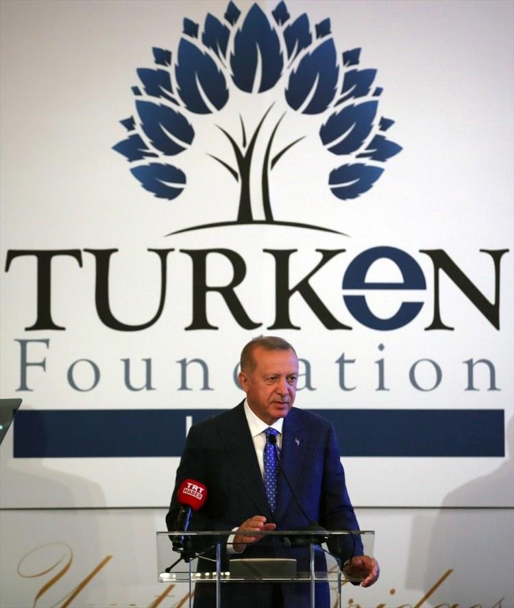 <p>Türkiye Cumhurbaşkanı Recep Tayyip Erdoğan, Birleşmiş Milletler (BM) 74'üncü Genel Kurulu görüşmelerine katılmak üzere geldiği ABD'nin New York kentinde TÜRKEN Vakfı tarafından düzenlenen programa katılarak konuşma yaptı.</p>
<p> </p>
