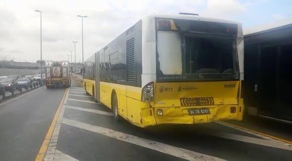 <p>İstanbul'da, Halıcıoğlu'ndan Avcılar'a devam eden metrobüs, önünde seyreden başka bir metrobüse çarptı.</p>

<p> </p>
