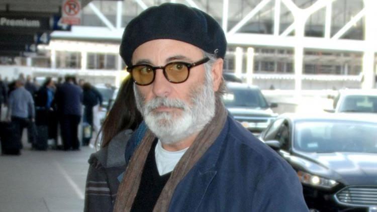 <p>Ünlü aktörün sakalları da dikkatlerden kaçmadı.</p>
<p> </p>
