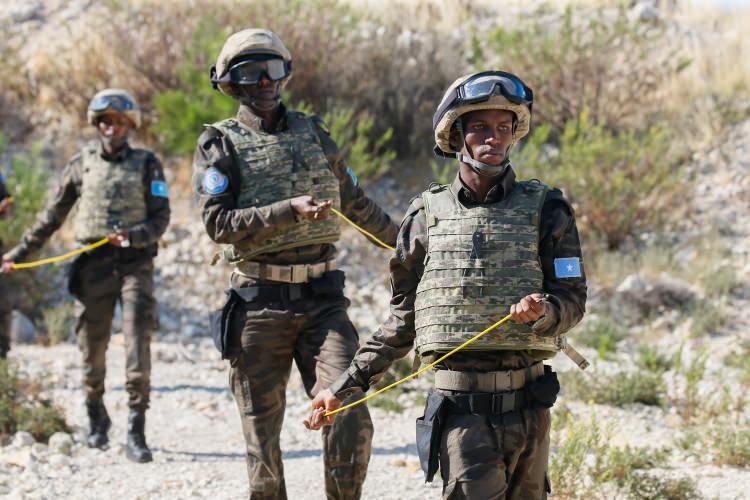 <p>Patlayıcı ve Tuzaklayıcı Maddeler Kurul Başkanı Yüzbaşı Emrullah Gündoğdu da ilki gerçekleştirilen kursta Somalili polislere eğitim verildiğini dile getirerek, çalışmaların verimli geçtiğini ifade etti.</p>
<p> </p>