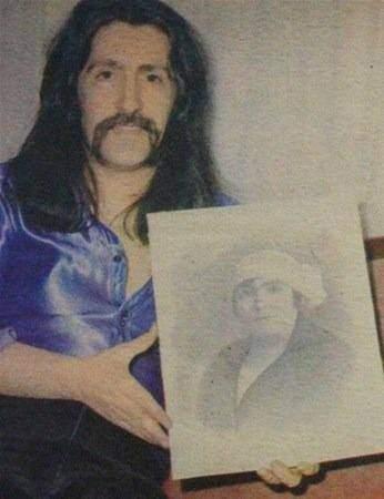 <p>Barış Manço'nun büyük annesi Gülpembe.</p>

<p> </p>
