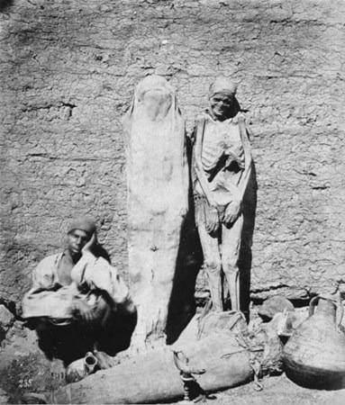 <p>Mumya satan Mısırlı sokak satıcısı.</p>

<p> </p>
