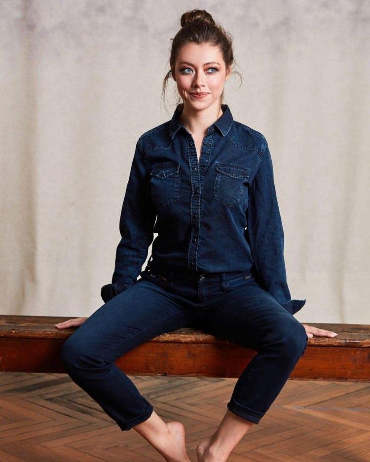 <p>Kaya, 1.65 boyunda 52 kilodadır. </p>