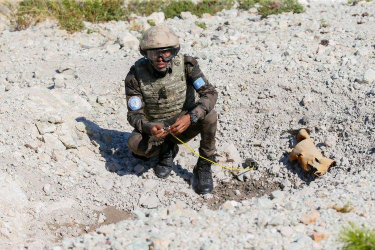 <p>Umarım ülkemize döndüğümüzde bu eğitimler sayesinde ülkemizin güvenliğine yönelen tehditlere ve teröristlerin hain tuzaklarına karşı ülke güvenliğine en iyi şekilde katkı sağlayabiliriz." </p>
