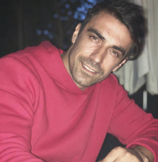 <p>2017 yılında Mihre Mutlu ile evlendi. </p>