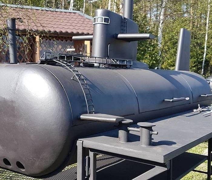 <p>Eski bir denizaltını cüzi bir miktar para vererek aldı ve bakın ne hale getirdi.</p>
<p> </p>