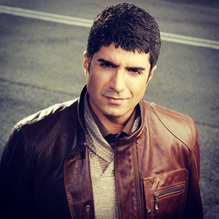 <p>Özcan deniz son olarak Star ekranlarında izleyenler ile buluşan "İstanbullu Gelin" dizisinde Faruk karakterinei canlandırdı.</p>
<p> </p>