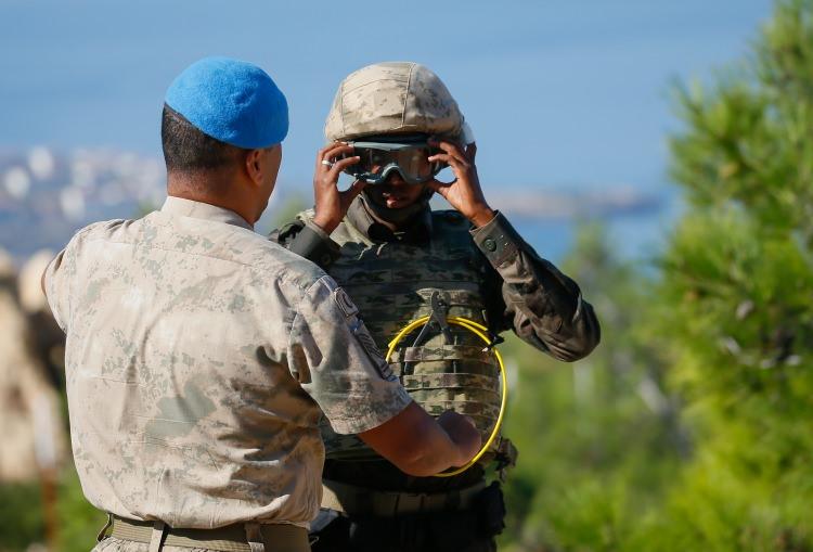 <p>Somalili polisler, Foça Jandarma Komando Okulu ve Eğitim Merkezi Komutanlığında terörle mücadele eğitiminden geçiriliyor.</p>