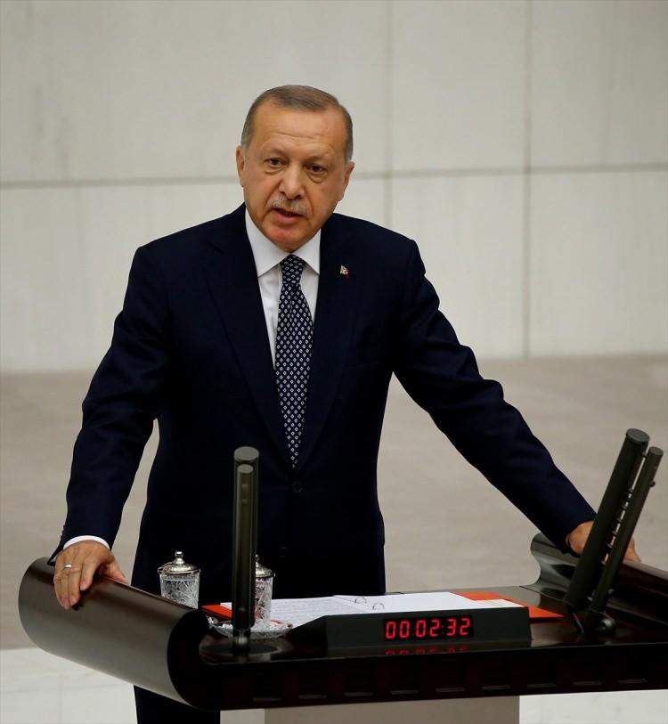 <p>Türkiye Cumhurbaşkanı Recep Tayyip Erdoğan, TBMM Genel Kurulu'nda milletvekillerine hitap etti.</p>
