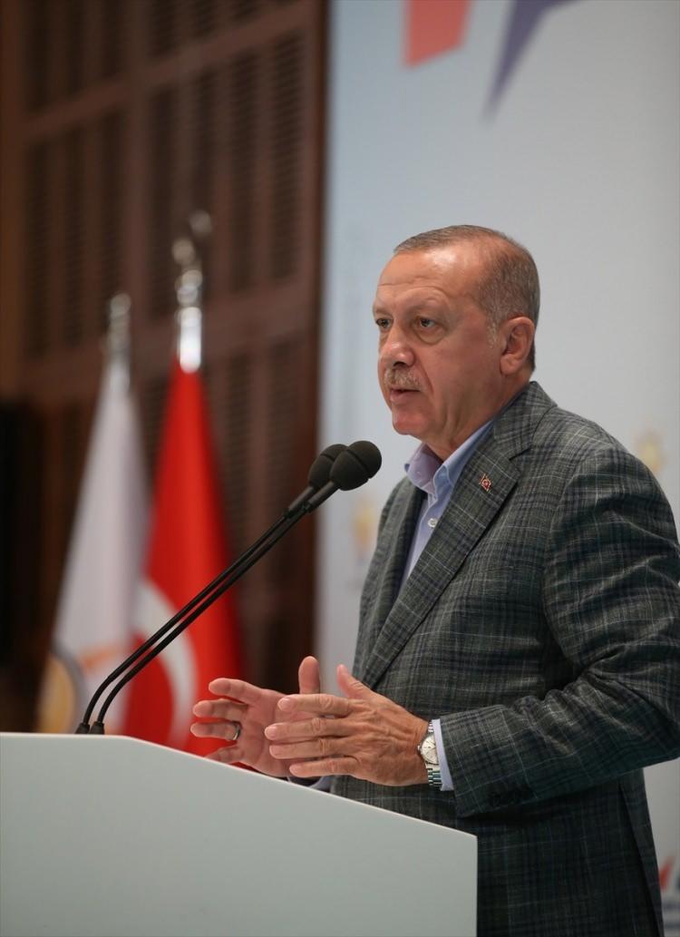 <p>Türkiye Cumhurbaşkanı ve AK Parti Genel Başkanı Recep Tayyip Erdoğan, partisinin Kızılcahamam'daki 29. İstişare ve Değerlendirme Toplantısı'nın son gün çalışmalarına iştirak ederek kapanış konuşmasını yaptı. İşte dikkat çeken anlar...</p>
