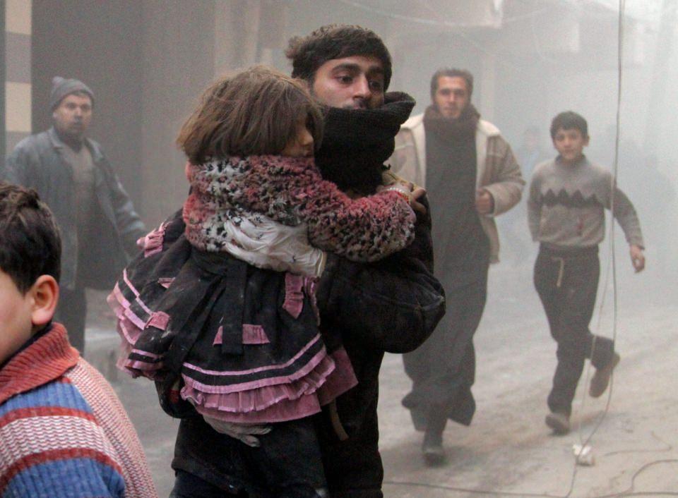 <p>Halep'in kuzeyindeki Anadan ilçesinde dünyaya gelen Leyla, üniversite eğitimini bilgisayar teknisyenliği bölümünde tamamlamıştı.</p>
<p> </p>