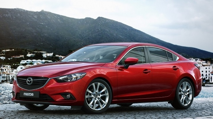 <p><strong>34. Mazda 6<br />
​</strong><br />
Camry’nin dayanıklılığını, bir de sizi her gaz pedalına bastığınızda gülümsetecek tarzda bir arabada hayal edin. İşte bu Mazda 6 böyle de tarif edilebilir. Hayranlık uyandırıcı performans ile dayanıklılığı bir arada bulunduran lüks bir sedan. Bu tür arabaları bugünlerde piyasada pek de çok görmüyoruz.</p>
