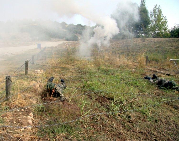 <p><strong>"76 metrelik kulede zorlu eğitim"<br />
</strong><br />
Aynı merkezde Eğirdir Gölü kenarına 2002 yılında Türk mühendisler tarafından inşa edilen 76 metre uzunluğundaki çok maksatlı kulede zorlu eğitimlerin verildiği yerler arasında yer alıyor. </p>