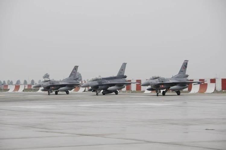 <p><span style="color:#FF8C00"><strong>Harekat, Rus medyasının da gündeminde!</strong></span></p>
<p>İzvestiya Gazetesi, "Erdoğan harekatın başladığını açıkladı" başlığıyla operasyonu manşetine taşıdı.</p>