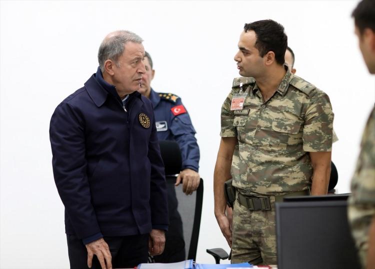 <p>Kesinlikle ABD ve koalisyon askerinin vurulması söz konusu değildir. Zaten karargahlarımızla ABD’liler arasında gerekli koordinasyon yapılmaktadır."</p>