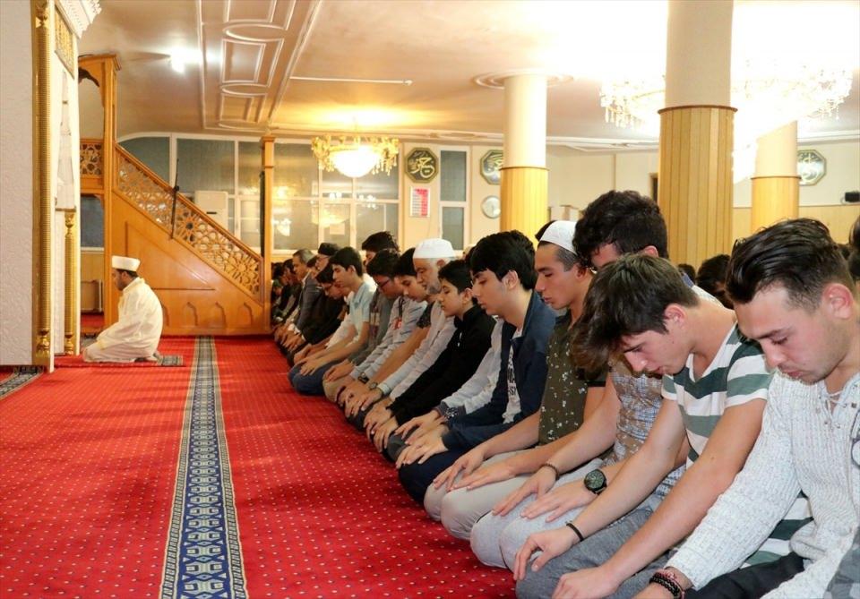 <p>İZMİR</p>
