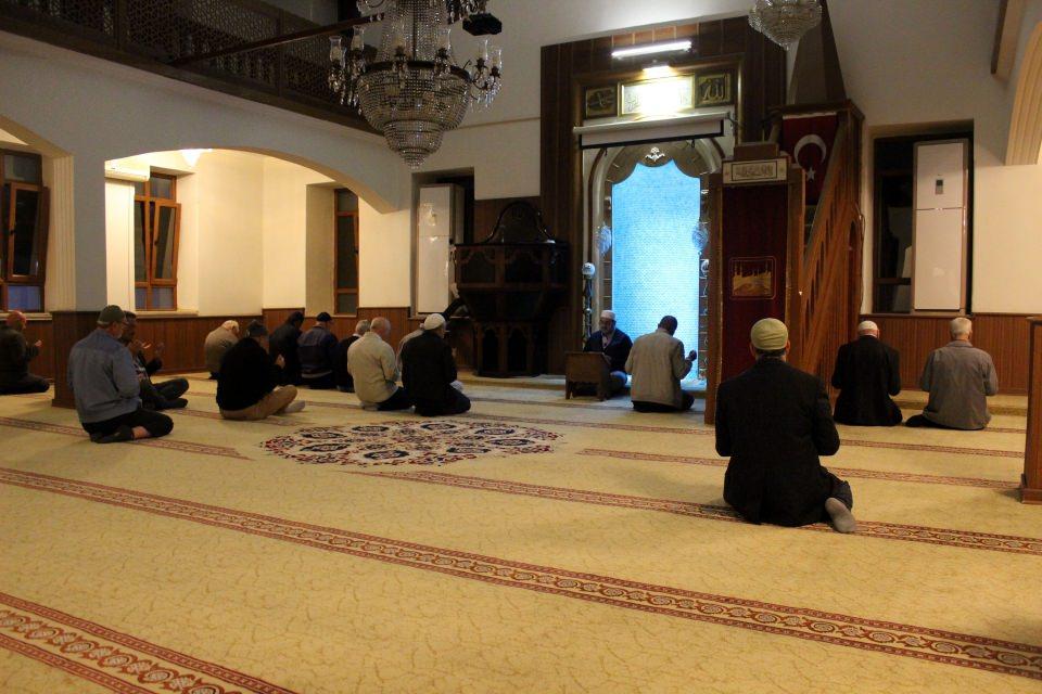 <p>Türk Silahlı Kuvvetleri’nin Suriye Milli Ordusu ile birlikte Suriye'nin kuzeyinde PKK/YPG ve DEAŞ terör örgütlerine karşı başlattığı Barış Pınarı Harekatı nedeniyle Çanakkale'de tüm camilerde Fetih Suresi okunarak, Mehmetçik için dua edildi.</p>

<p> </p>
