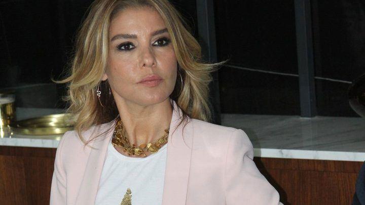 <p>Gülben Ergen, Instagram hesabından yaptığı paylaşımda "Barış Pınarı Harekatı tüm gücümle, sonsuz dualarımla" ifadelerine yer verdi</p>
