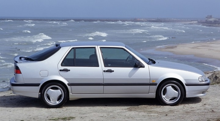 <p><strong>13. Saab 9000</strong></p>

<p>Artık üretilmese de, Saab 9000, İsveç otomobil endüstrisinin bir zamanlar ne kadar iyi olduğunu gösteren en sağlam örneklerden. Bu modelde üç Fiat modeliyle ortak olan Fiat’ın Tipo Quattro platformunu kullanılıyordu ve motor seçkisi de fazlasıyla güzeldi. Görsel açıdan güzeller güzeli bir araba olmasa da, sahiplerinin işini görecek türdendi.</p>
