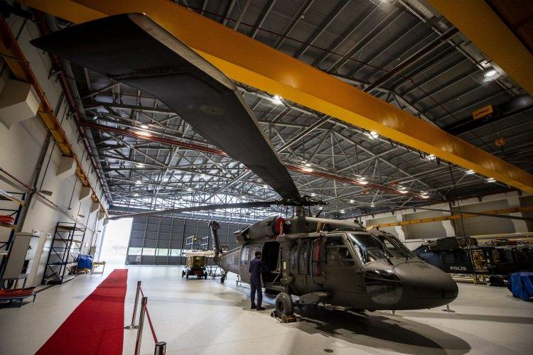 <p>15 Temmuz sonrası sürecin, kendileri için hiç kolay olmadığını dile getiren Senirkentli, FETÖ'cülerin, 15 Temmuz'da F-16 uçaklarıyla vurduğu dairenin yeniden yapılması kararıyla çalışmaların başladığını anımsattı.</p>
<p> </p>