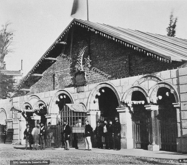 <p>Tünel’in Beyoğlu girişi</p>

<p> </p>
