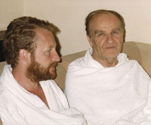 <p>Oğlu Bakir İzzetbegovi&ccedil; ile birlikte hac g&ouml;revini yerine getirdiği g&uuml;nlerde...</p>

<p>&nbsp;</p>
