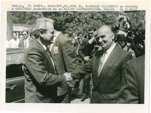 <p>Slobodan Milosevic ile birlikte...</p>

<p>&nbsp;</p>
