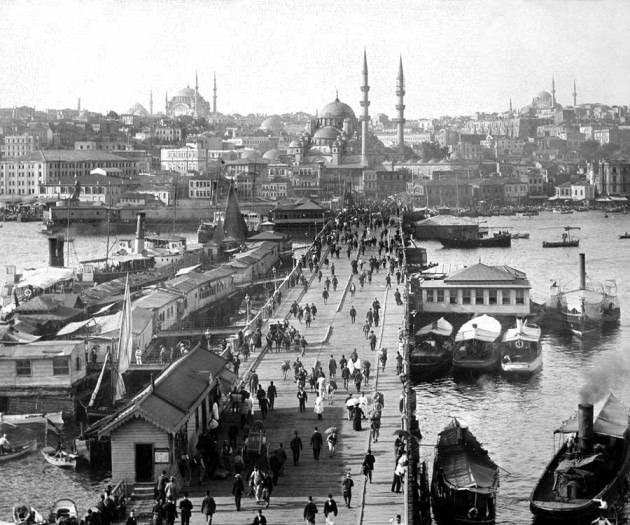 <p>Karaköy’den Galata Köprüsü</p>

<p> </p>
