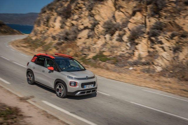 <p><strong>CITROEN</strong></p>

<p>Fransız üretici Citroën, SUV  modeli C5 Aircross'u, 204 bin TL’den başlayan fiyatlarla ve  40 bin TL’ye özel 12 ay yüzde 0.99 faiz seçeneğiyle satışa sunuyor. </p>
