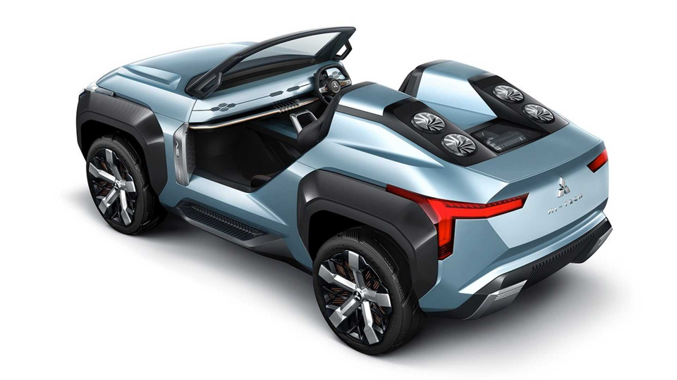 <p>Güç ünitesi ise oldukça şaşırtıcı. Mitsubishi önemli ve oldukça karışık bir gaz tribünü sistemi kullanarak standart benzinli motordan kurtulmuş.</p>