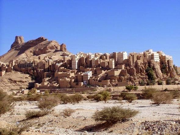 <p>Yemen'in iç bölgelerinde arazi genellikle kurak çöllerden oluşuyor ve kaynaklar çok sınırlı.</p>
