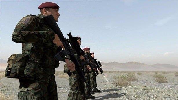 <p>İhtisas kurslarında; atlatıcı ve yer ekip komutanlığı, tahrip teknikleri, mayın ve bubi tuzakları, ilk ve acil yardım, cerrahi teknisyen, hayatta kalma-kurtulma, cephane imha, hafif silah uzmanlığı, ağır silah uzmanlığı, istihbarat uzmanlığı, harekat uzmanlığı, muharebe kursları, psikolojik harekat kursları.</p>

<p> </p>
