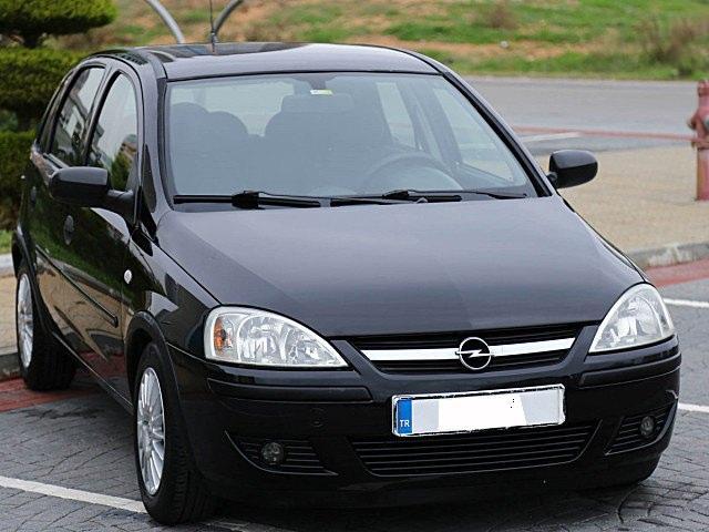 <p><strong>Opel Corsa: 2004 model</strong></p>