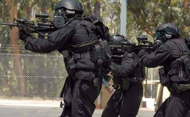 <p>SAS komandolarını SEAL'lardan daha iyi olduğunu, SAS komandolarının MI5 ve MI6 tarafından karşı istihbarat eğitimi gördüğü kanıtlayabilir. Bu SEAL ve James Bond'un aynı pakette gelmesi gibi bir durum.</p>

<p> </p>
