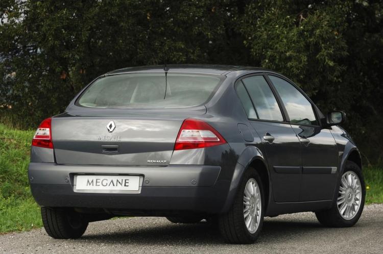 <p><strong>Renault Megane: 2006 model</strong></p>
