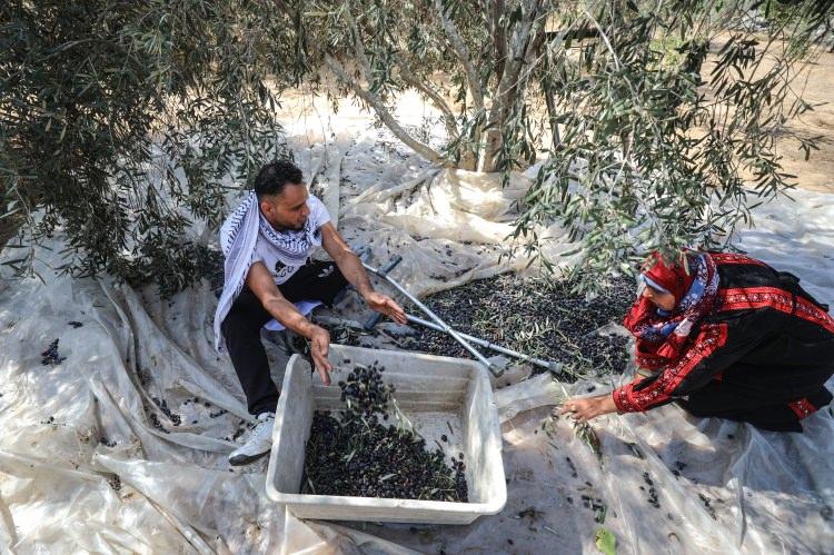 <p>Filistinliler, Gazze Şeridi'nin doğusundaki İsrail sınırında 30 Mart 2018'den bu yana her cuma "Büyük Dönüş Yürüyüşü" adı altında barışçıl eylemler düzenliyor.</p>
