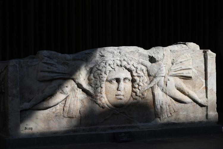 <p>"30 bine yakın tarihi esere sahibiz"</p>
<p>Yeni müzeyle ilgili bilgi veren Dursun, şöyle konuştu:</p>