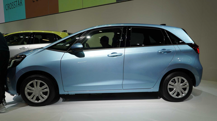 <p>Yeni Honda Jazz, konsoldaki yeni multimedya ekranla son teknoloji dinamiklerini kullanıcılara aktarırken, pek çok elektronik sürücü destek sistemini de beraberinde getirecek.</p>
<p> </p>