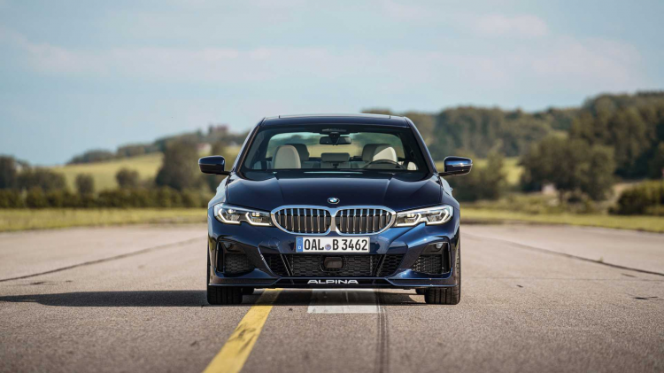 <p><strong>Alpina B3 Sedan Tokyo'da görücüye çıktı</strong></p>
<p> </p>
<p>Alpina, 2020 B3 Sedan’ın örtülerini 2019 Tokyo Otomobil Fuarı'nda kaldırdı. </p>
<p> </p>