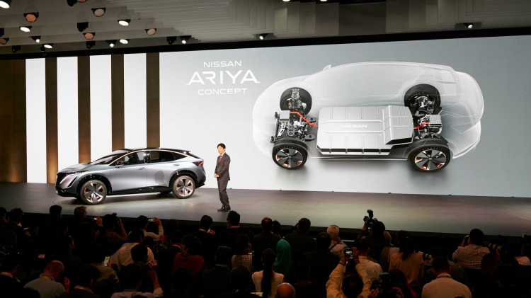 <p>Nissan, aracın önünde çift, arkasında tek elektrikli motor bulunduğunu söylemek dışında, güç ünitesi sistemi hakkında ayrıntılı bilgi vermedi.</p>